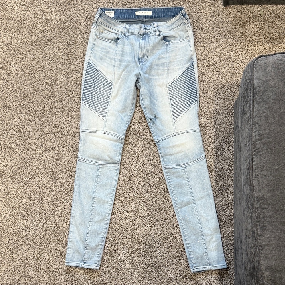 PacSun Light Wash Moto Skinny Jeans size 30x32 smoke free home